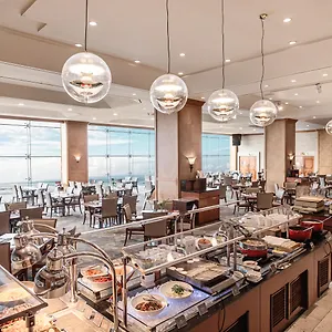 Отель Ramada Plaza By Wyndham Ocean Front